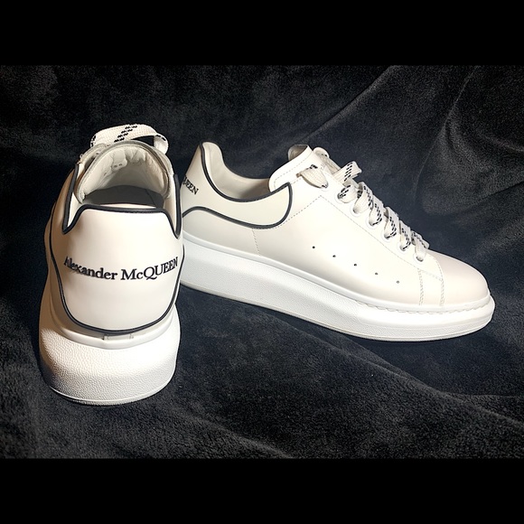 Alexander Mcqueen oversized sneaker white. Size 9. - Picture 1 of 4